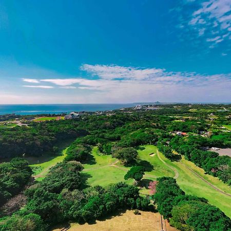 Motobu Green Park And Golf Course Bagian luar foto