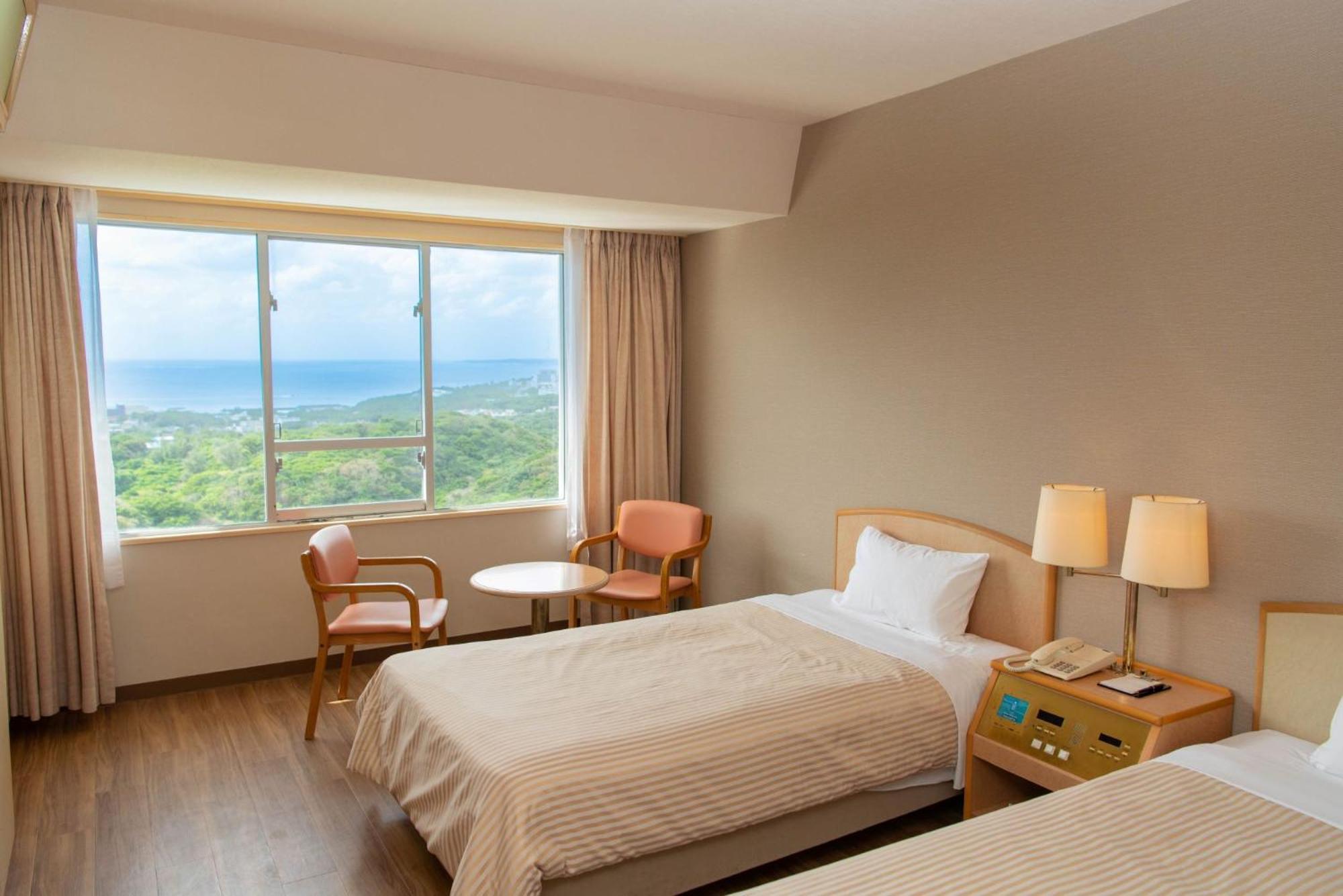 Motobu Green Park And Golf Course Bagian luar foto