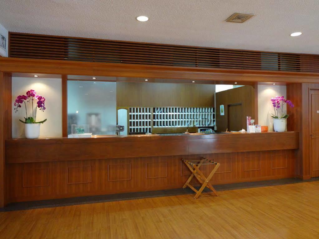 Motobu Green Park And Golf Course Bagian luar foto