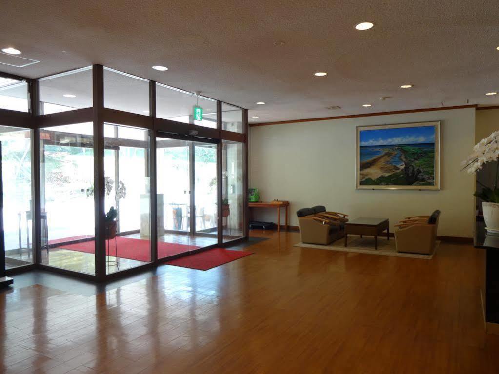 Motobu Green Park And Golf Course Bagian luar foto