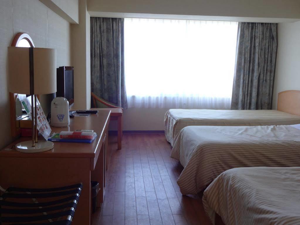 Motobu Green Park And Golf Course Bagian luar foto