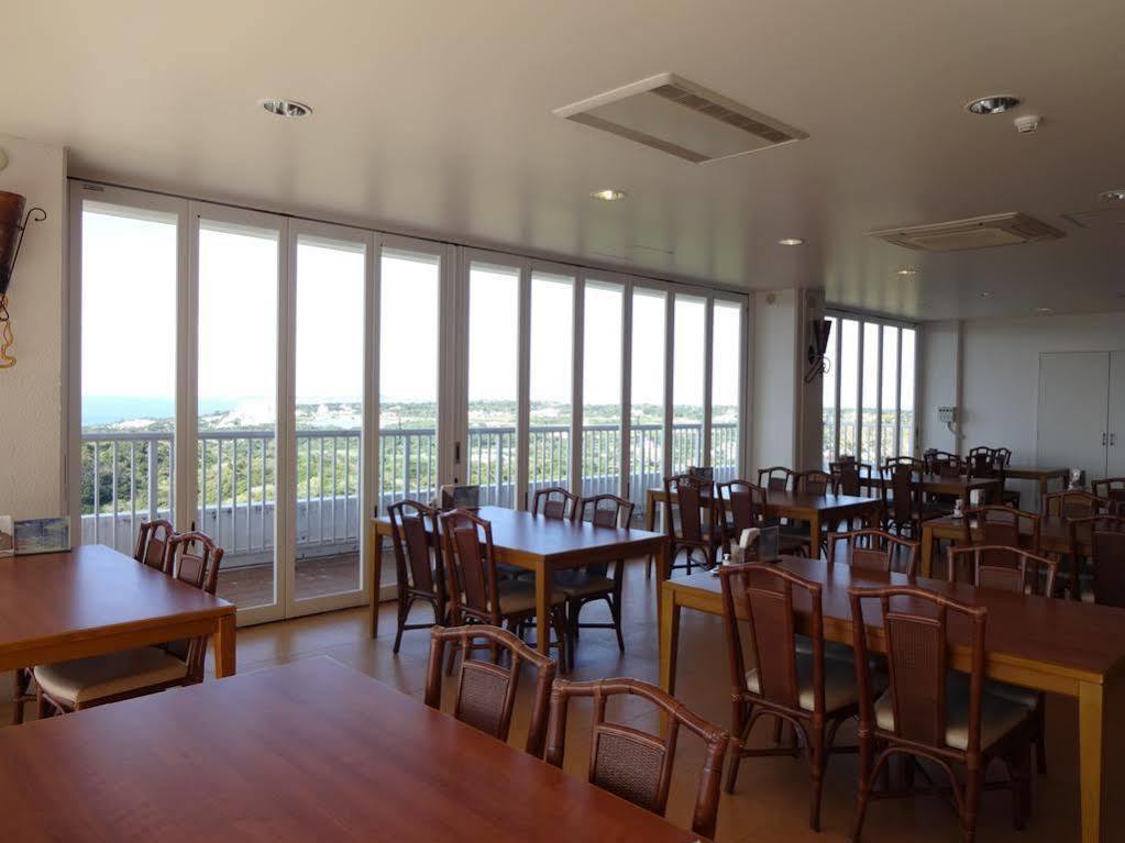 Motobu Green Park And Golf Course Bagian luar foto