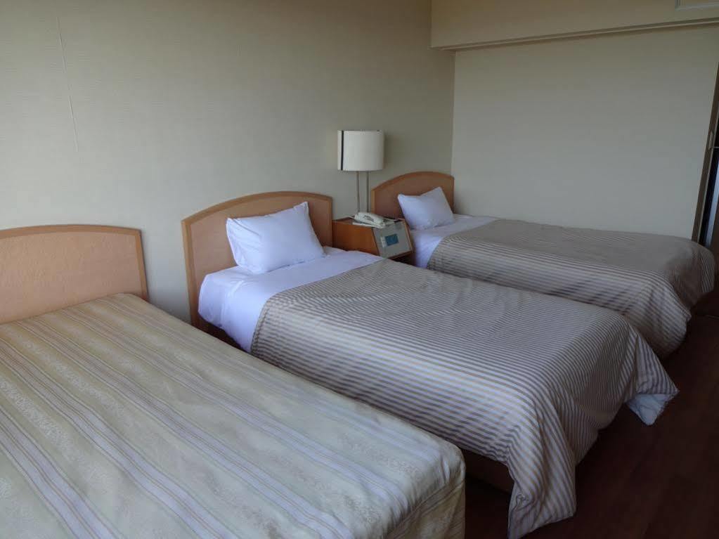 Motobu Green Park And Golf Course Bagian luar foto