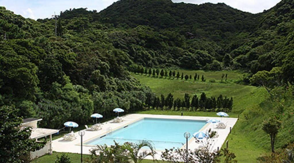Motobu Green Park And Golf Course Bagian luar foto